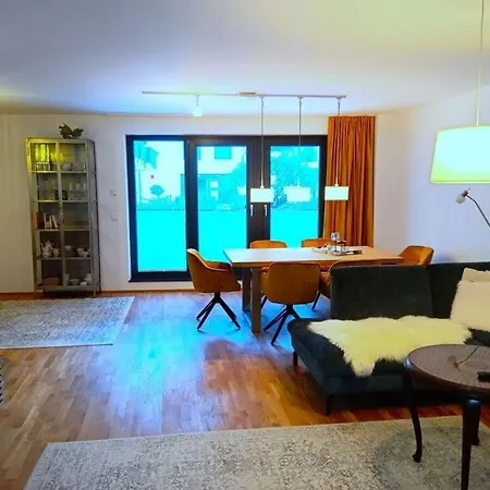 Center Modern Retreat *