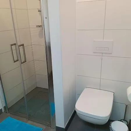 Center Modern Retreat