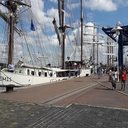 別荘 Center Modern Retreat ロストック