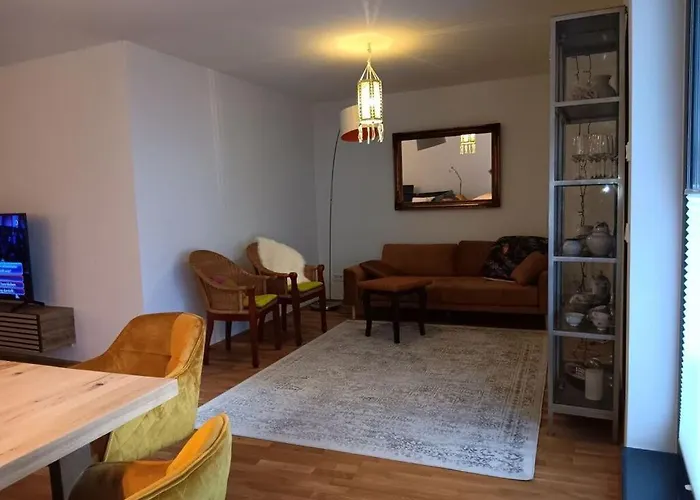 Center Modern Retreat
