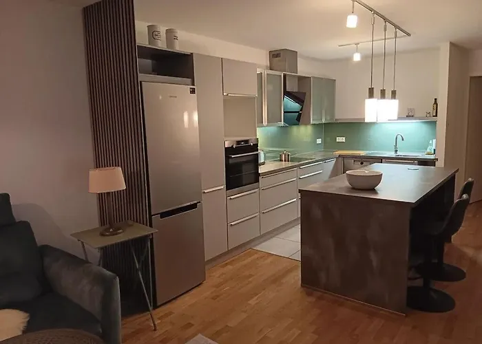 Center Modern Retreat