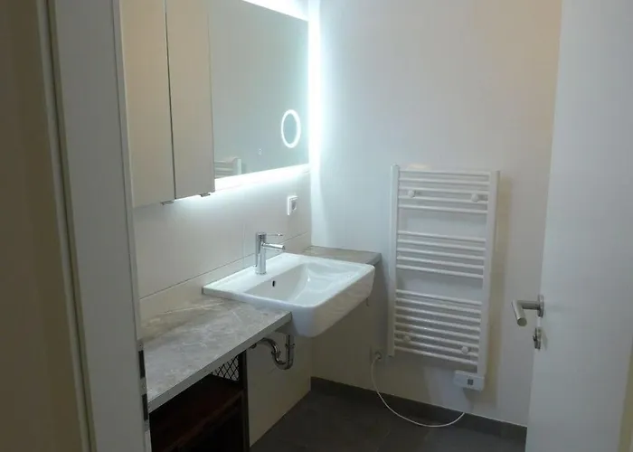 Center Modern Retreat